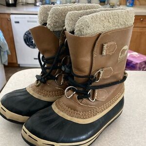 Sorel Kids Boots in Brown and Black